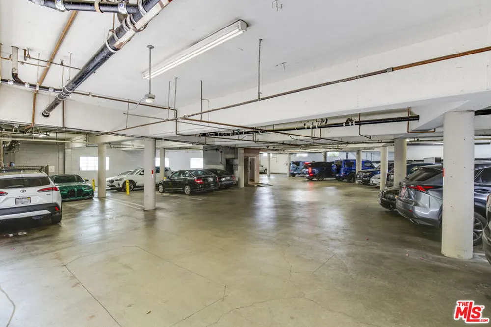 8490 Fountain Avenue #203 West Hollywood, CA 90069