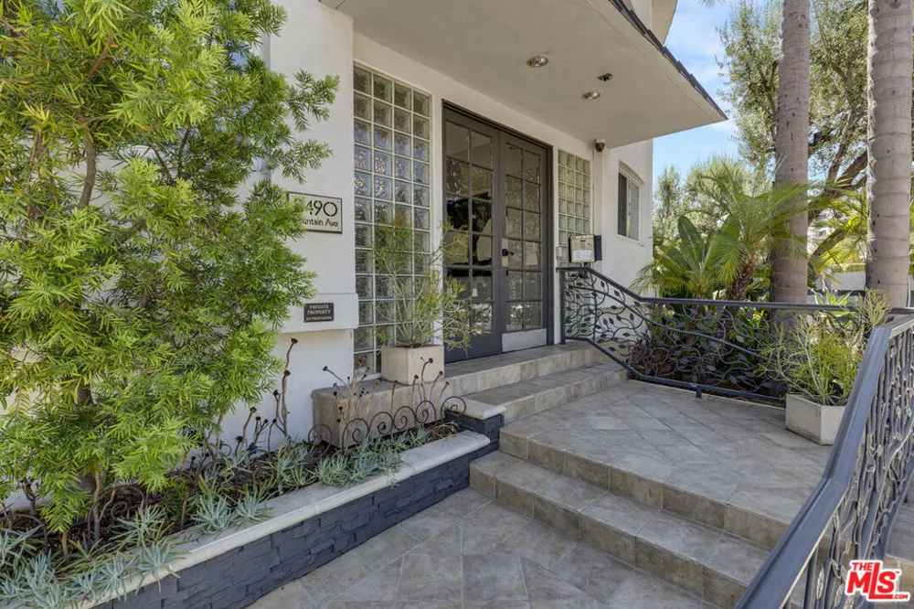 8490 Fountain Avenue #203 West Hollywood, CA 90069