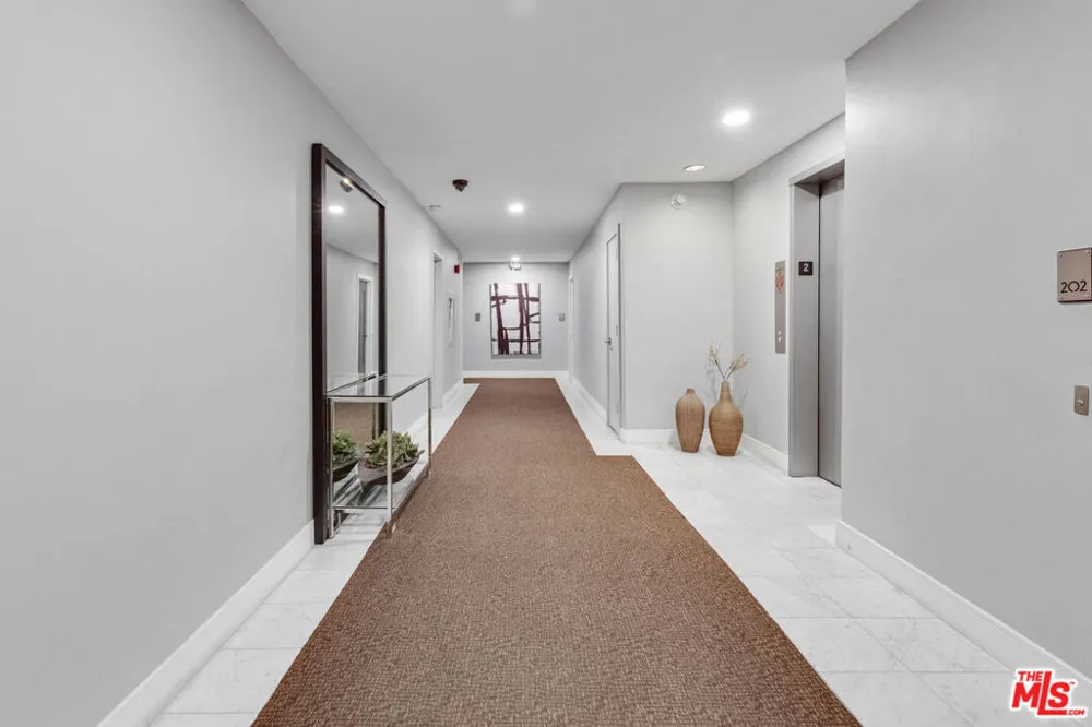 8490 Fountain Avenue #203 West Hollywood, CA 90069