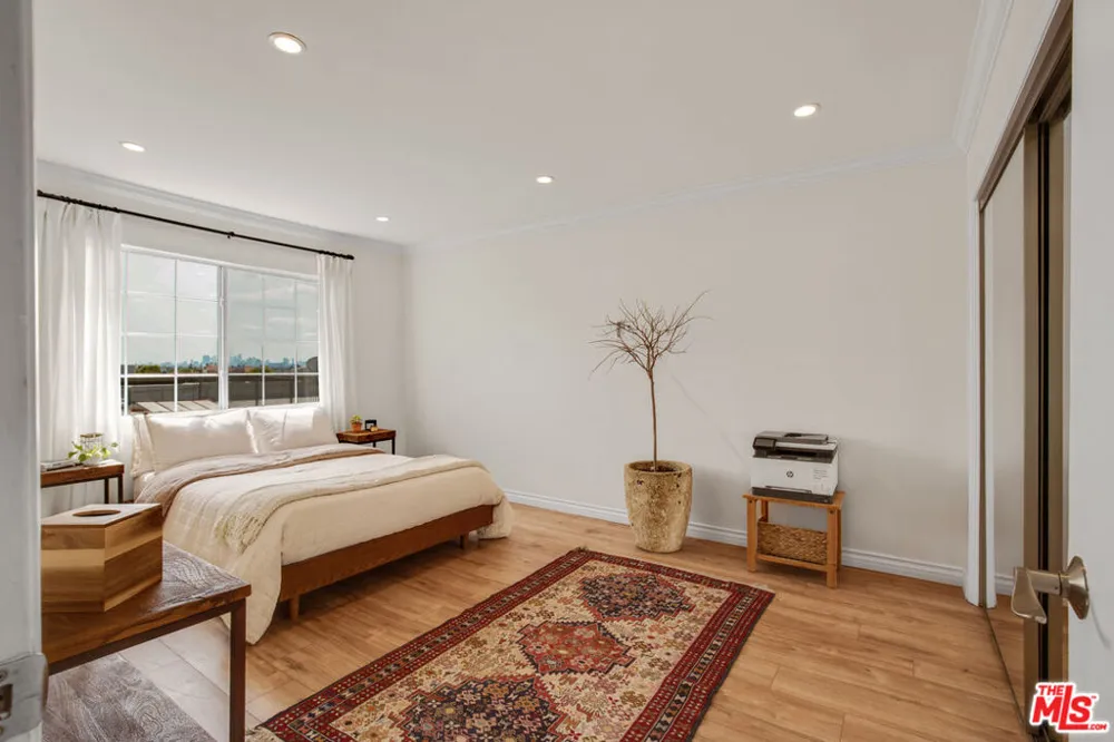 8490 Fountain Avenue #203 West Hollywood, CA 90069