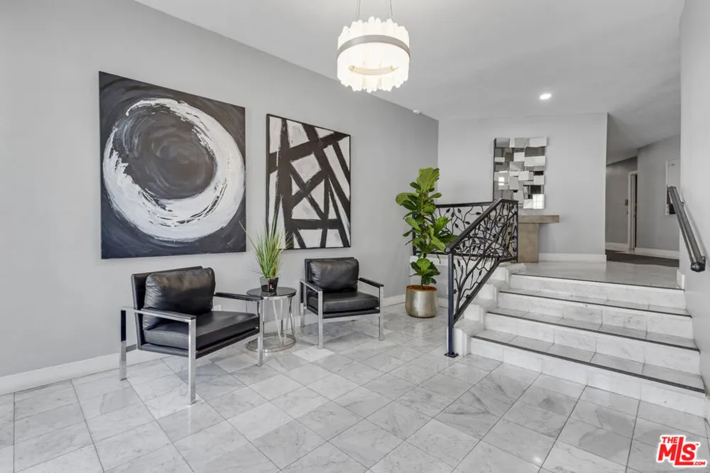 8490 Fountain Avenue #203 West Hollywood, CA 90069