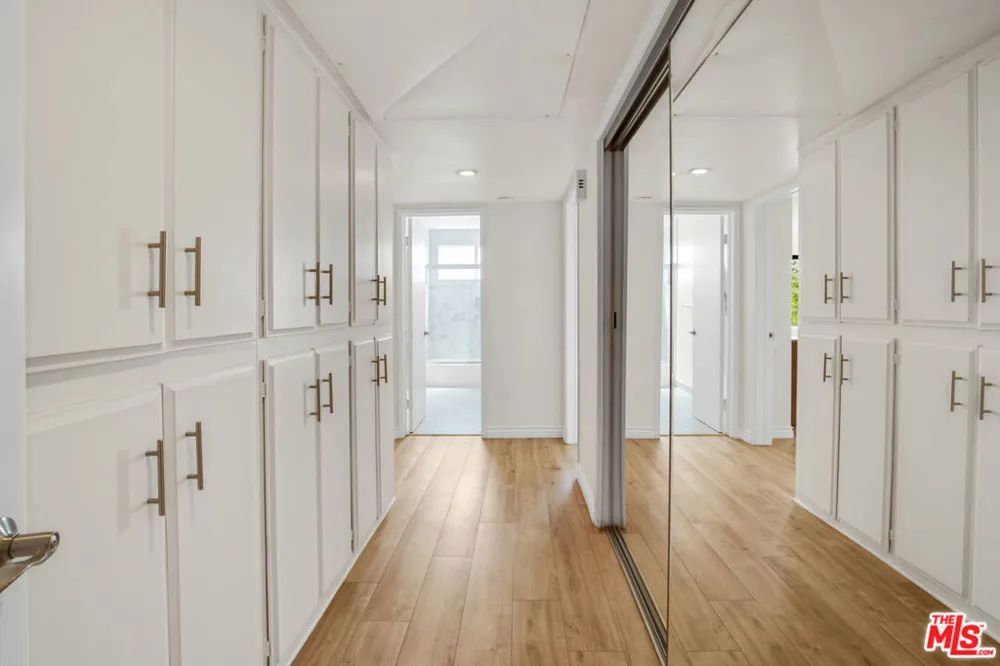 8490 Fountain Avenue #203 West Hollywood, CA 90069