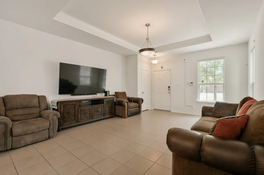 120 Palm Drive Buda, TX 78610