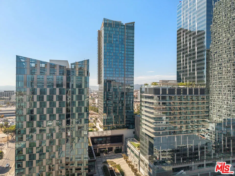 889 Francisco Street #907 Los Angeles, CA 90017