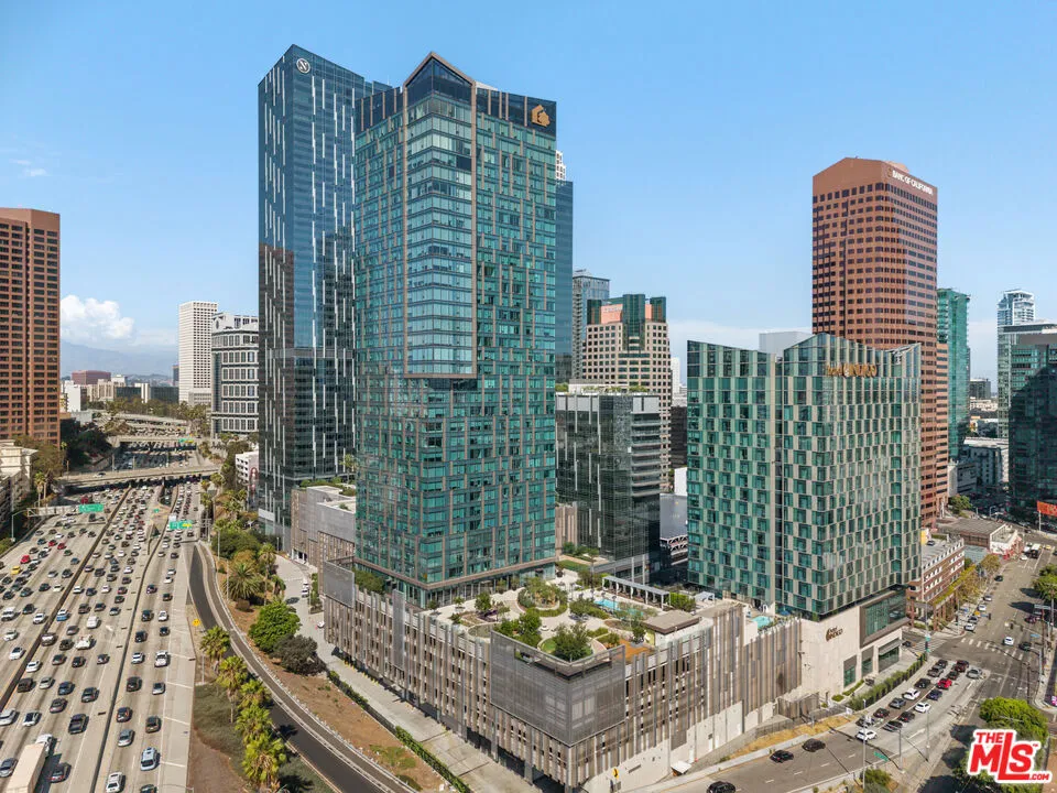 889 Francisco Street #907 Los Angeles, CA 90017