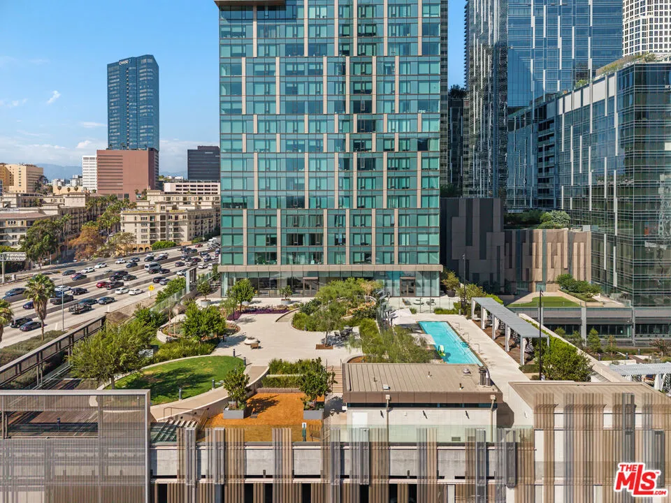 889 Francisco Street #907 Los Angeles, CA 90017