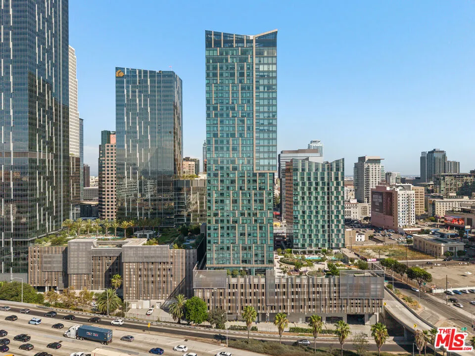 889 Francisco Street #907 Los Angeles, CA 90017