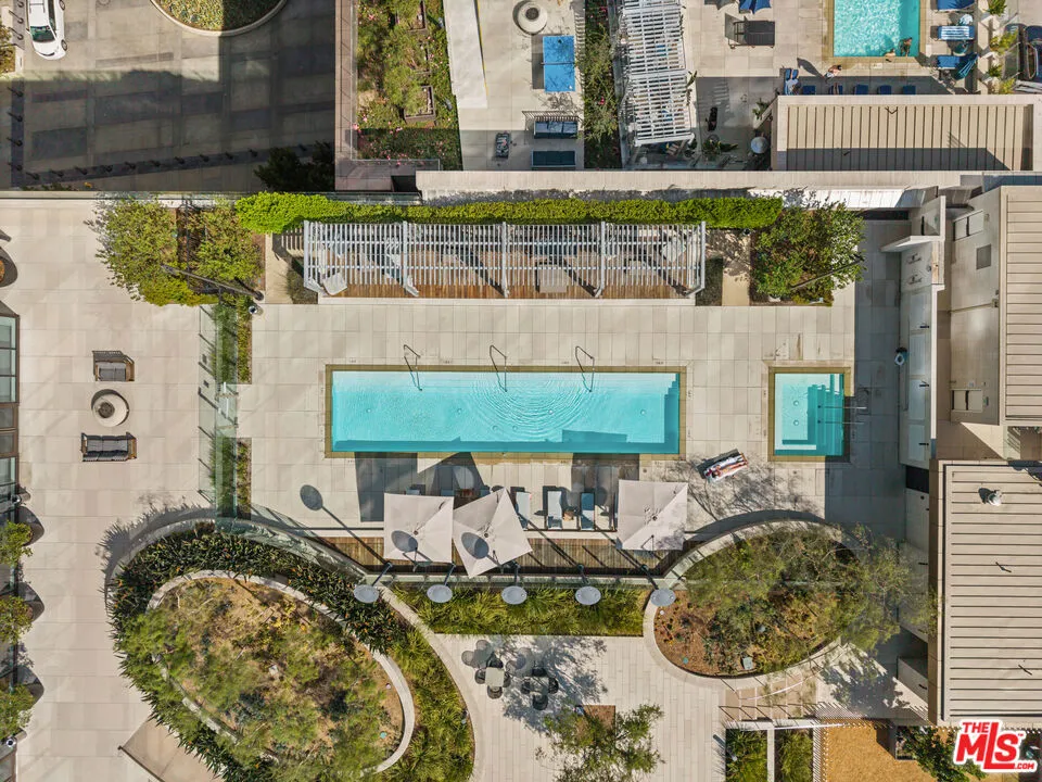 889 Francisco Street #907 Los Angeles, CA 90017