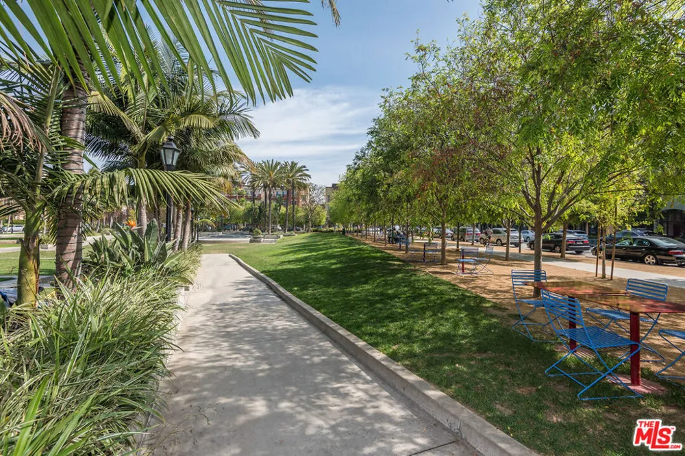 13075 Pacific #317 Playa Vista, CA 90094