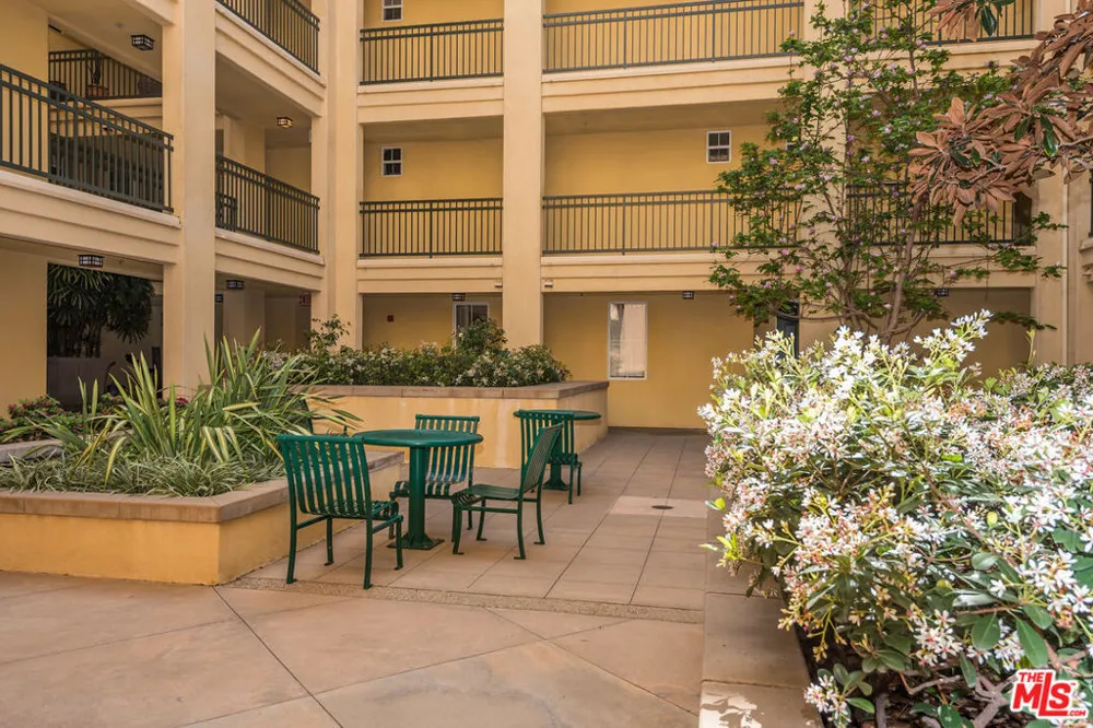 13075 Pacific #317 Playa Vista, CA 90094