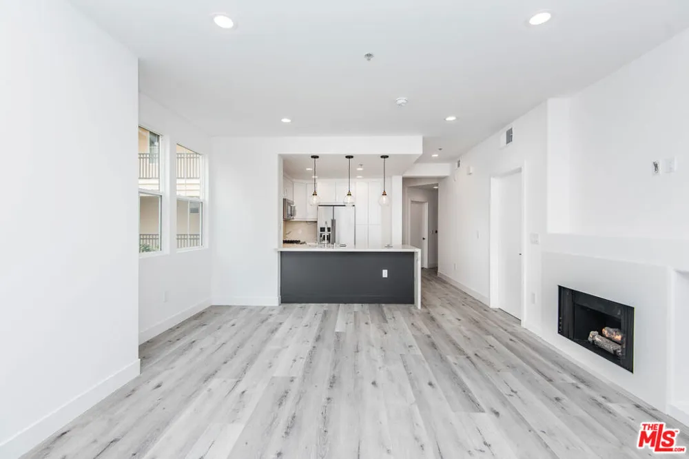 13075 Pacific #317 Playa Vista, CA 90094