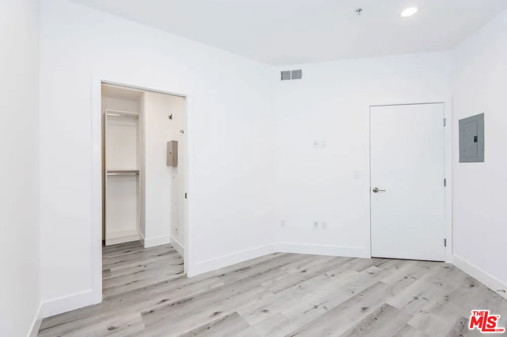 13075 Pacific #317 Playa Vista, CA 90094