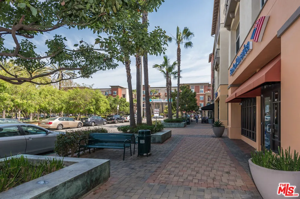13075 Pacific #317 Playa Vista, CA 90094