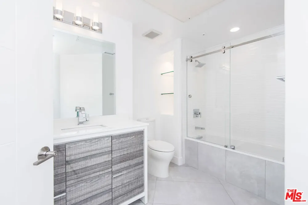 13075 Pacific #317 Playa Vista, CA 90094