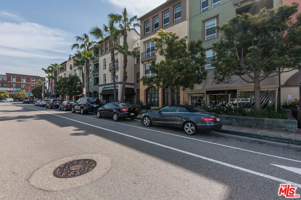 13075 Pacific #317 Playa Vista, CA 90094