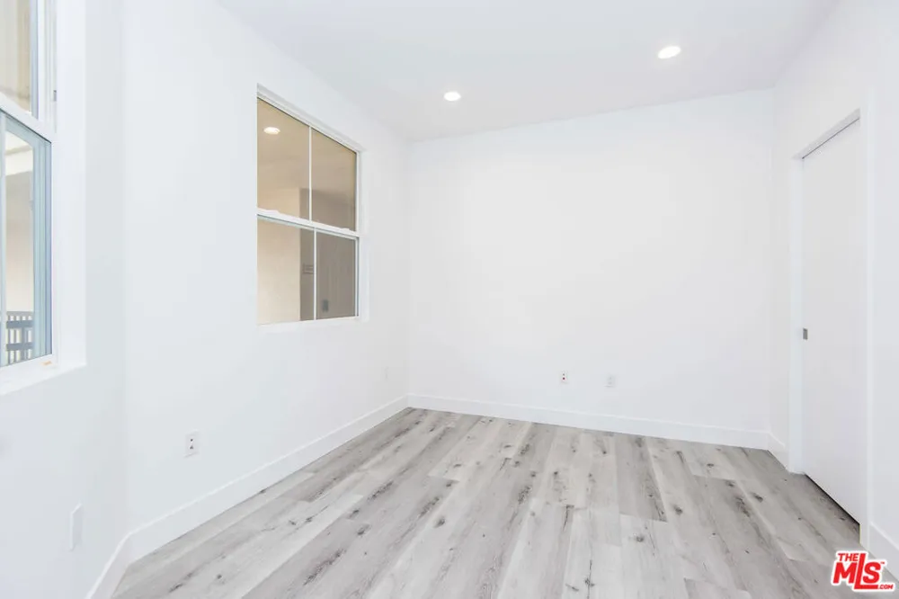 13075 Pacific #317 Playa Vista, CA 90094