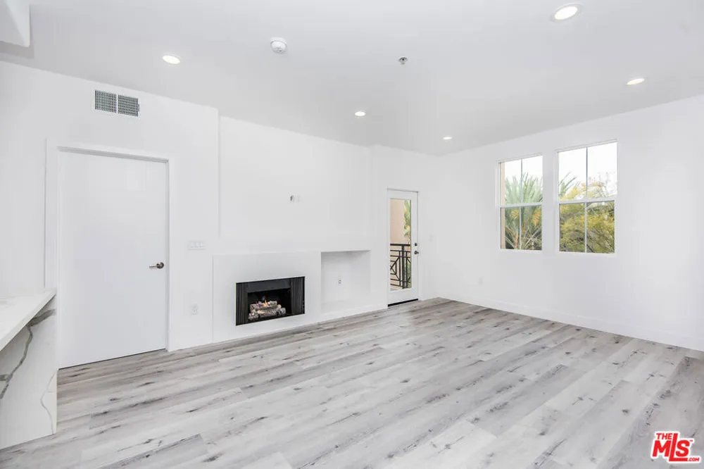 13075 Pacific #317 Playa Vista, CA 90094