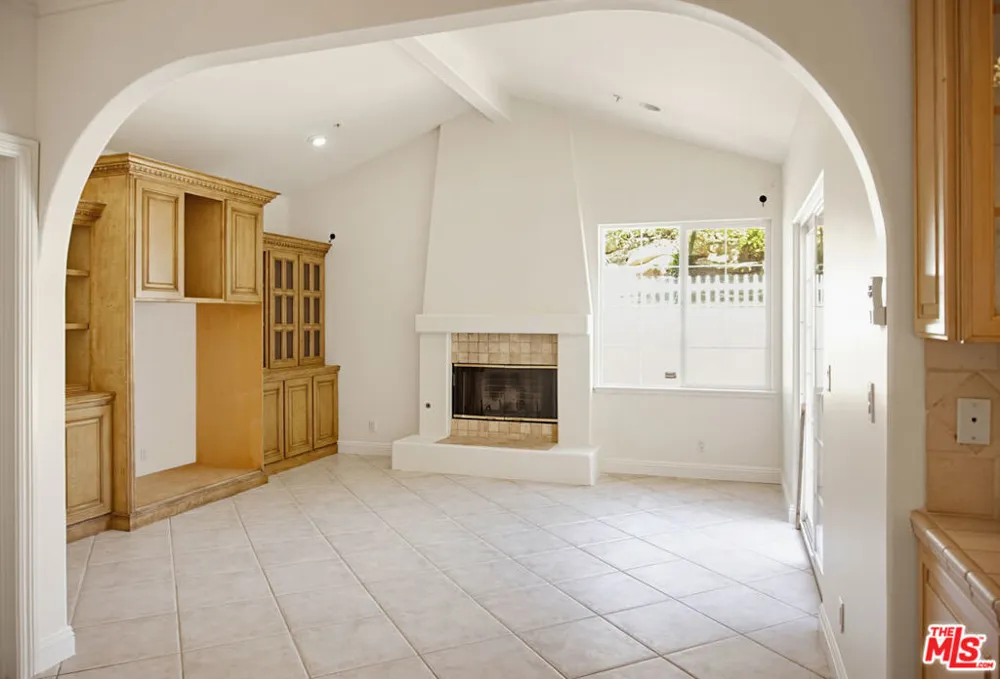8485 Val Verde Drive West Hills, CA 91304