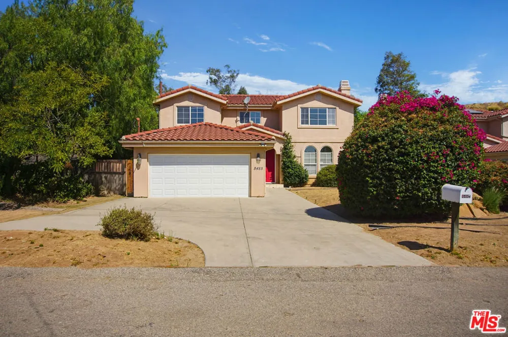 8485 Val Verde Drive West Hills, CA 91304