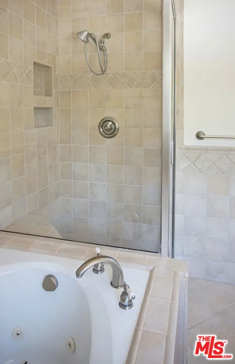 8485 Val Verde Drive West Hills, CA 91304