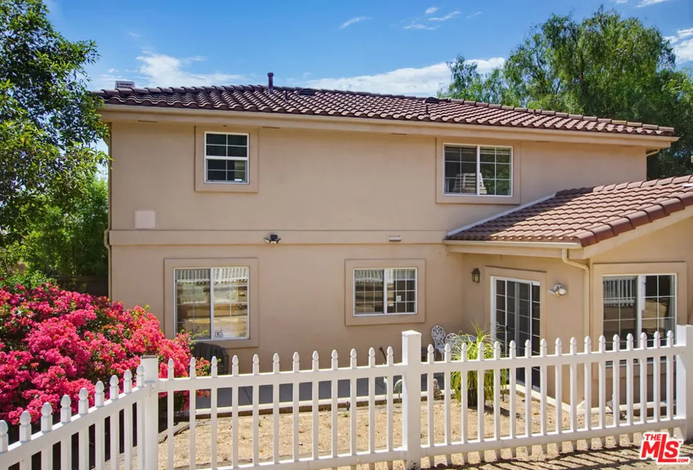 8485 Val Verde Drive West Hills, CA 91304