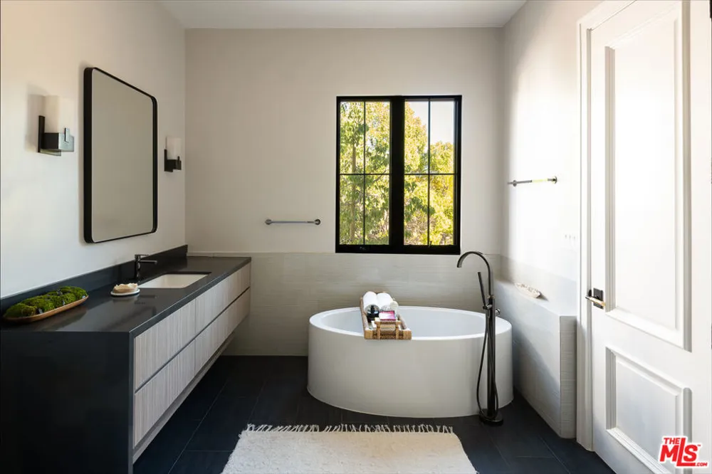 5192 Parkway Calabasas Calabasas, CA 91302