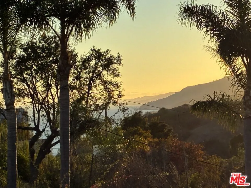 533 Mount Holyoke Avenue Los Angeles, CA 90272