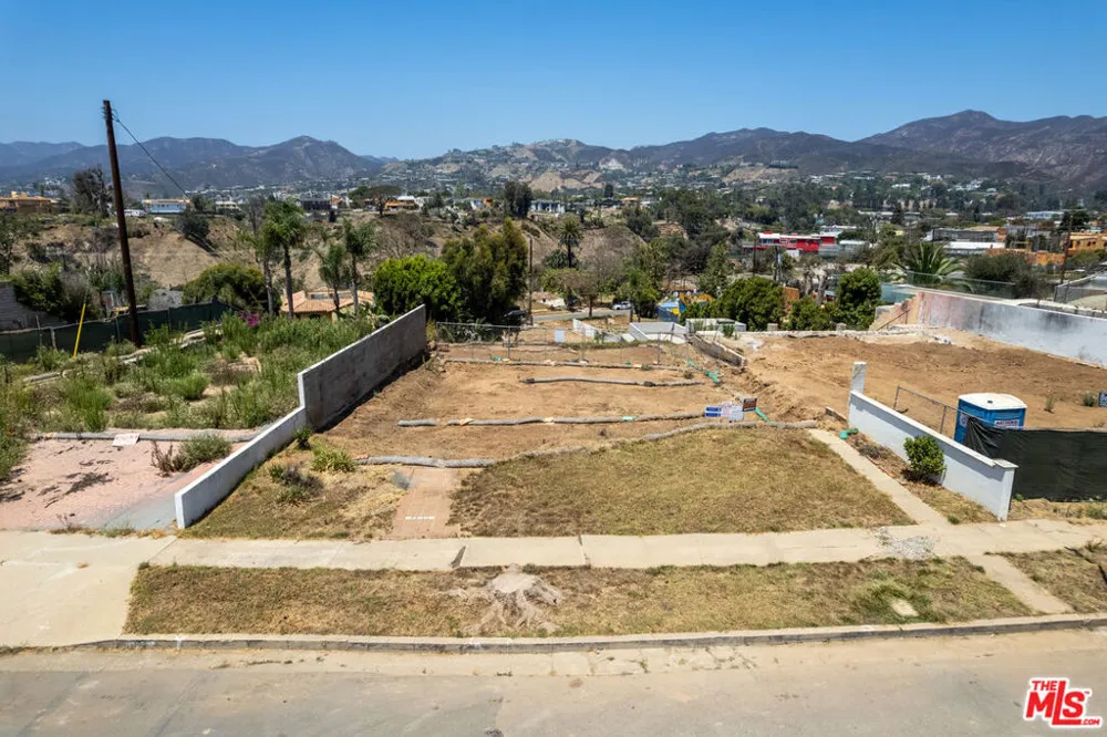 533 Mount Holyoke Avenue Los Angeles, CA 90272