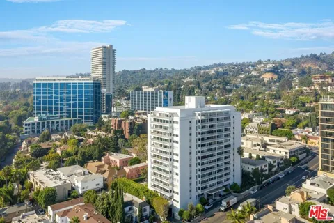 999 Doheny Drive #708