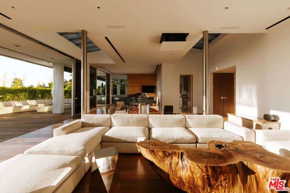 2644 Eden Place Los Angeles, CA 90210