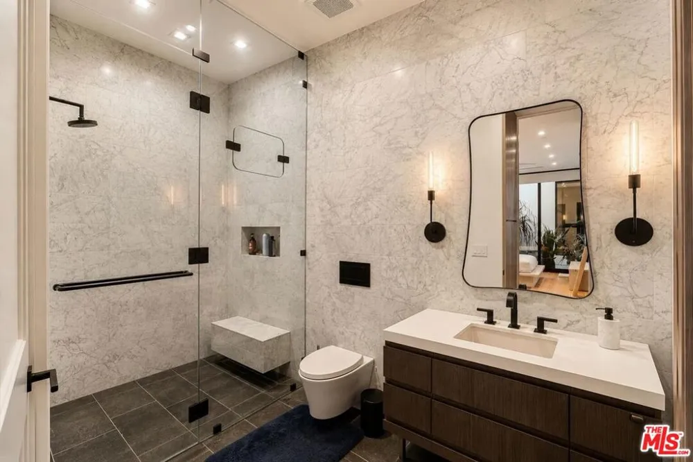 1049 Loma Vista Drive Beverly Hills, CA 90210
