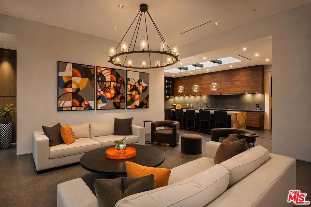 1049 Loma Vista Drive Beverly Hills, CA 90210