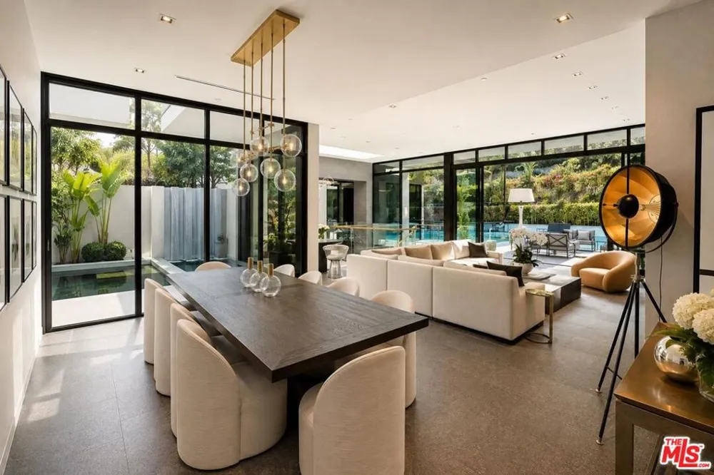 1049 Loma Vista Drive Beverly Hills, CA 90210