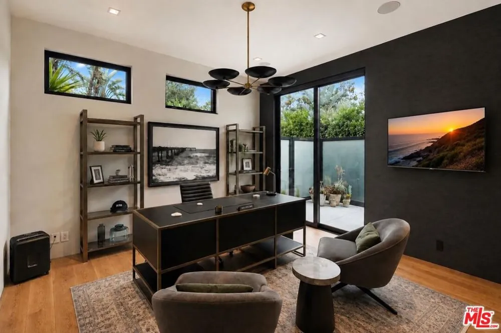 1049 Loma Vista Drive Beverly Hills, CA 90210