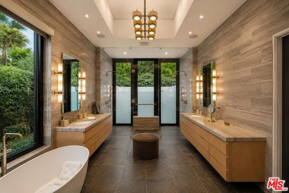 1049 Loma Vista Drive Beverly Hills, CA 90210