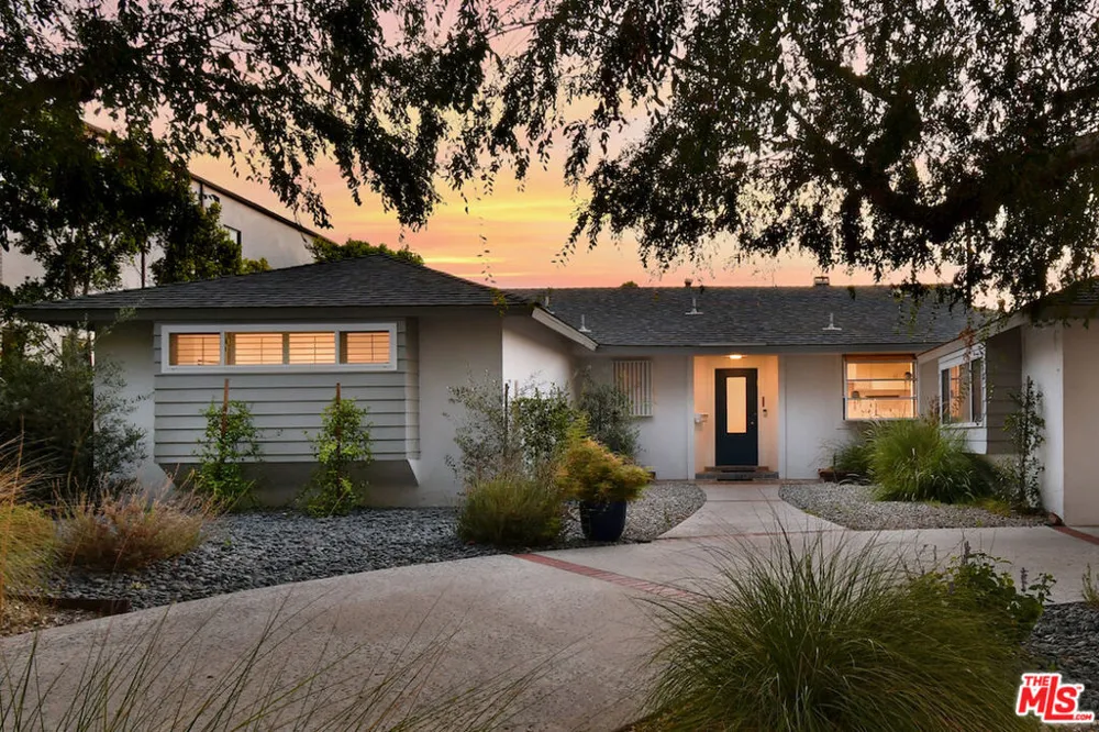 5071 Gaynor Avenue Encino, CA 91436