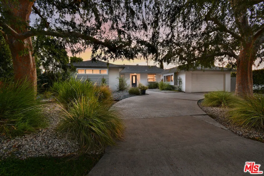 5071 Gaynor Avenue Encino, CA 91436