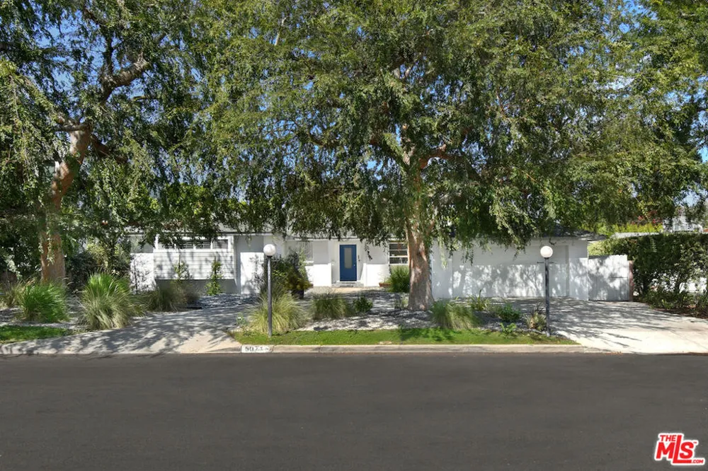 5071 Gaynor Avenue Encino, CA 91436