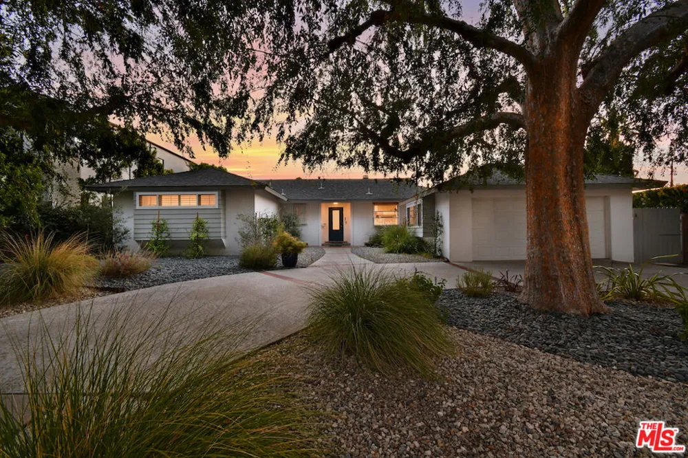 5071 Gaynor Avenue Encino, CA 91436