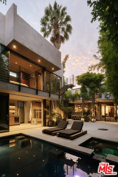 554 Westminster Avenue Los Angeles, CA 90291