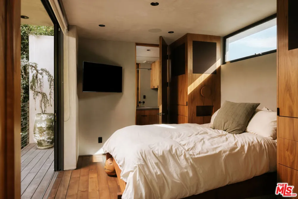554 Westminster Avenue Los Angeles, CA 90291