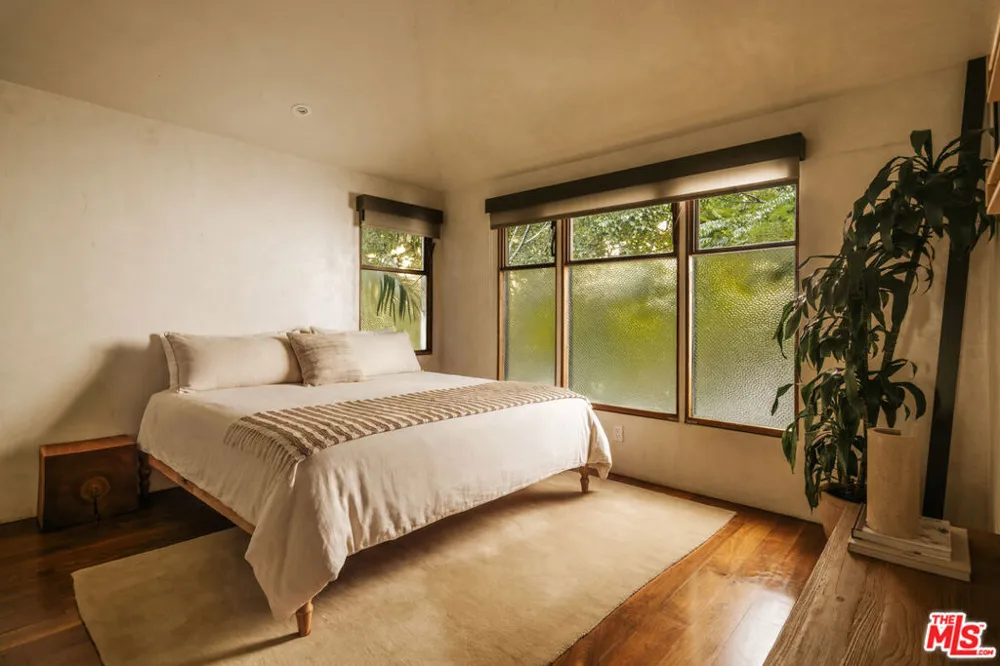 554 Westminster Avenue Los Angeles, CA 90291
