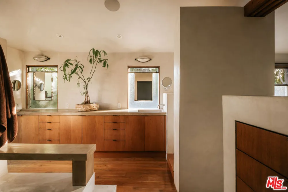 554 Westminster Avenue Los Angeles, CA 90291
