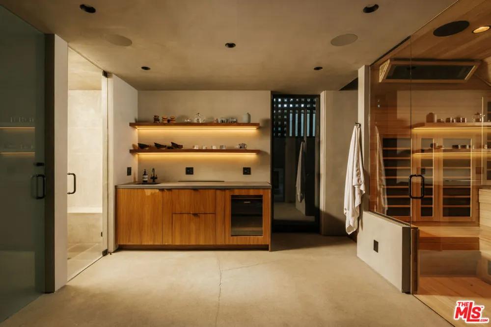 554 Westminster Avenue Los Angeles, CA 90291