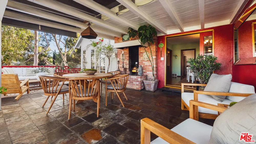 2882 Belden Drive Los Angeles, CA 90068
