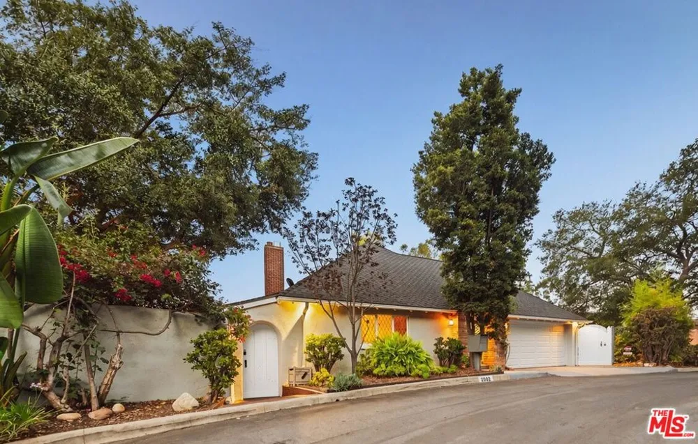 2882 Belden Drive Los Angeles, CA 90068