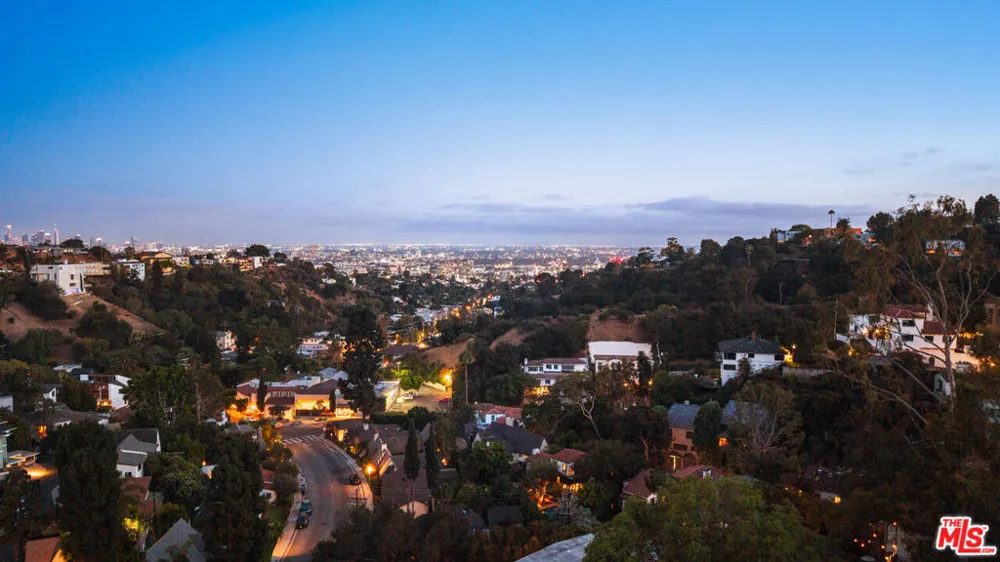 2882 Belden Drive Los Angeles, CA 90068