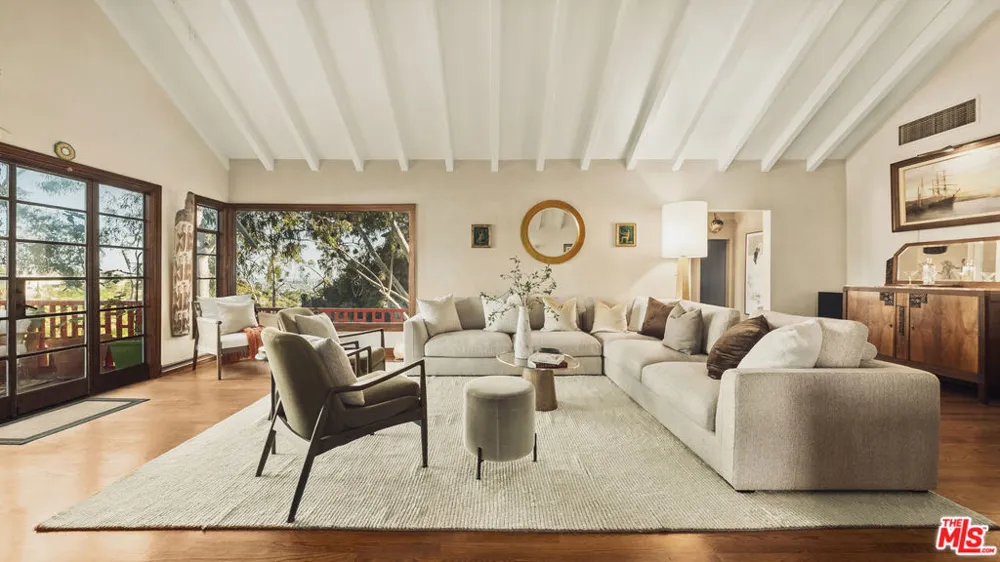 2882 Belden Drive Los Angeles, CA 90068