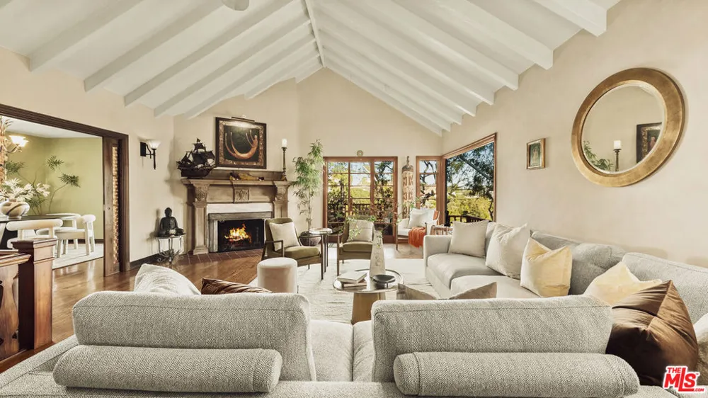 2882 Belden Drive Los Angeles, CA 90068