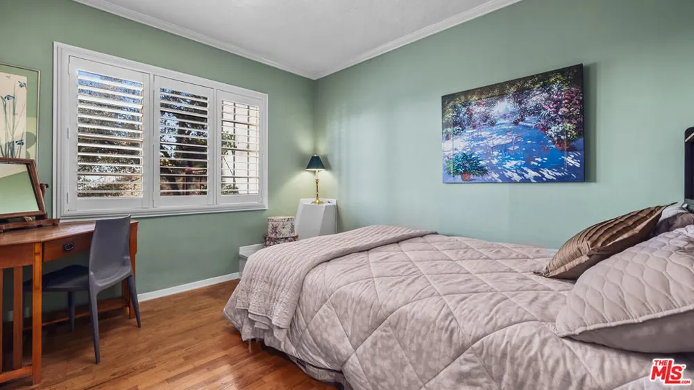 2882 Belden Drive Los Angeles, CA 90068